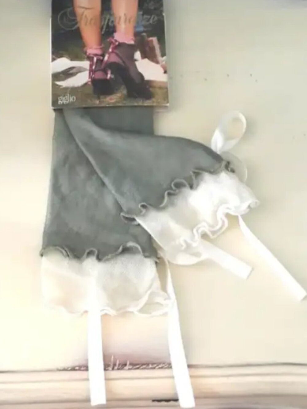 " Vintage Trasparenze sheer layered socks with bows